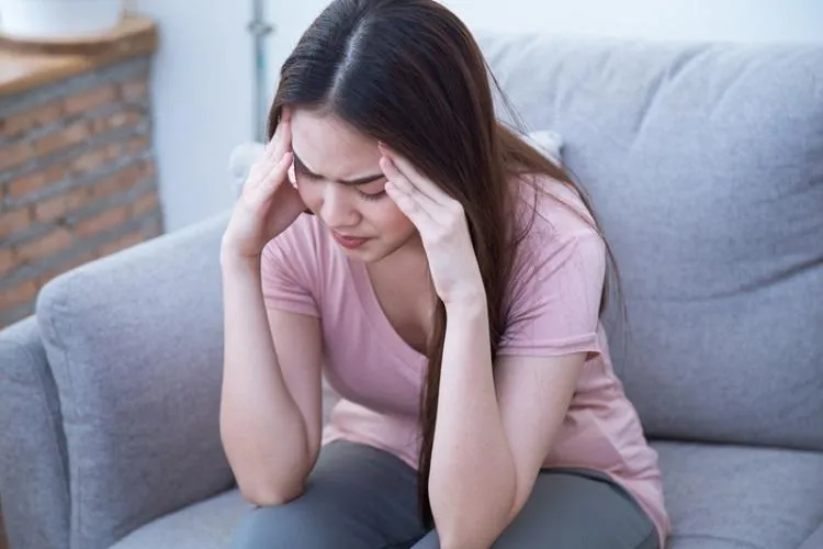 常偏頭痛恐是吃這些食物釀禍！營養師：巧克力、冰淇淋、牛奶、汽水全都中！