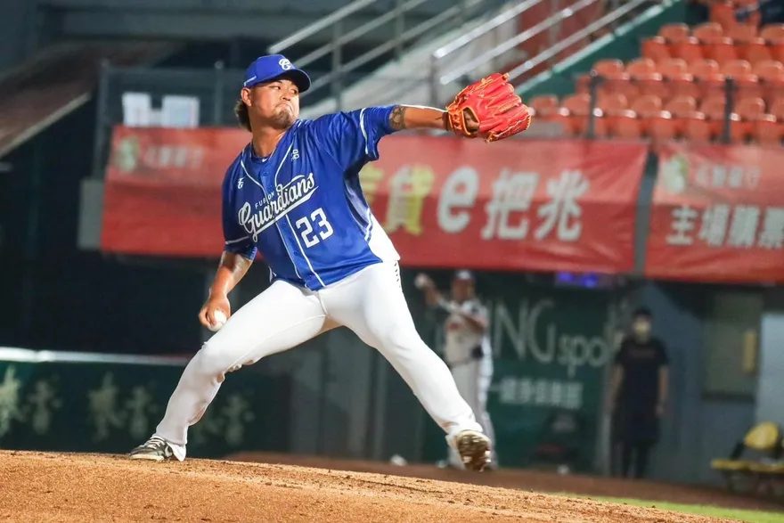 夢想成真！王躍霖加入味全龍披95號戰袍　與弟弟王維中聯手奮戰