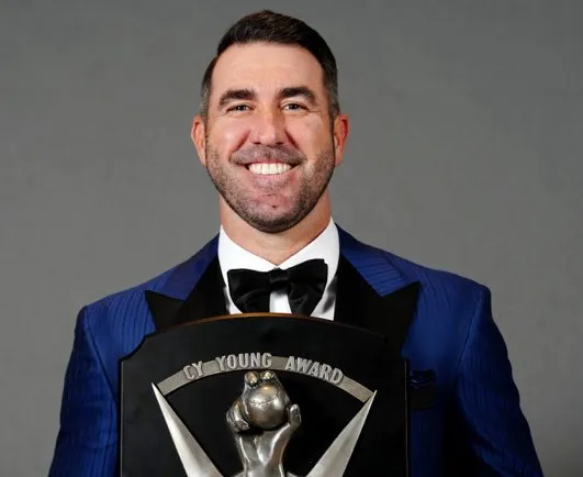 有夠瞎！大聯盟賽揚獎座誇張出包「拼錯字」　球迷怒轟：很不尊重