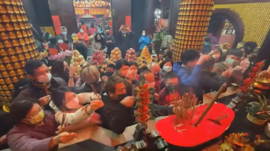 高雄三鳳宮香油錢數目龐大！　請警察護鈔才敢存進銀行