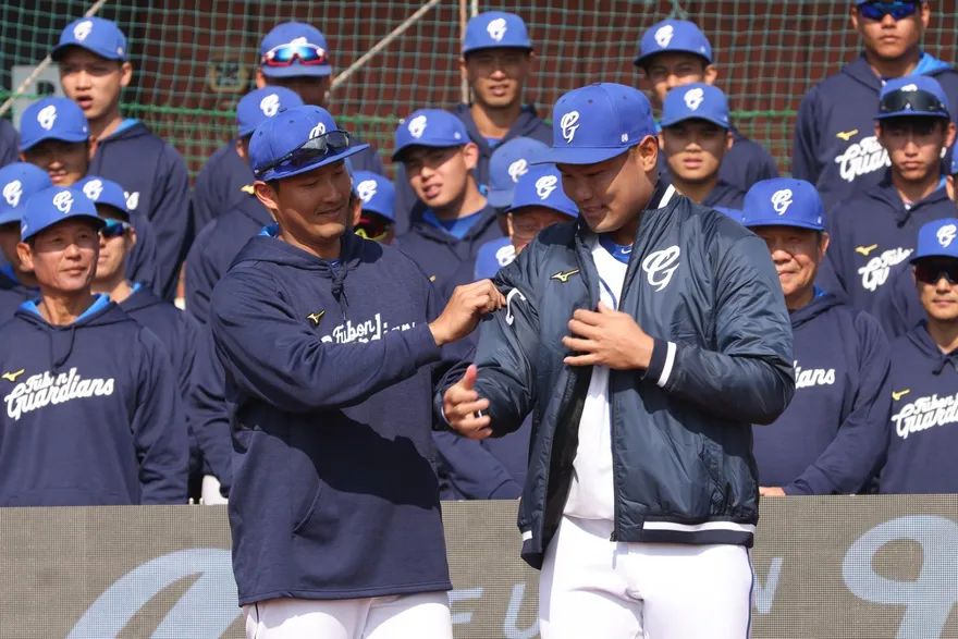 6年隊長卸任！林哲瑄養傷有另類收穫　「球衣變小件了」