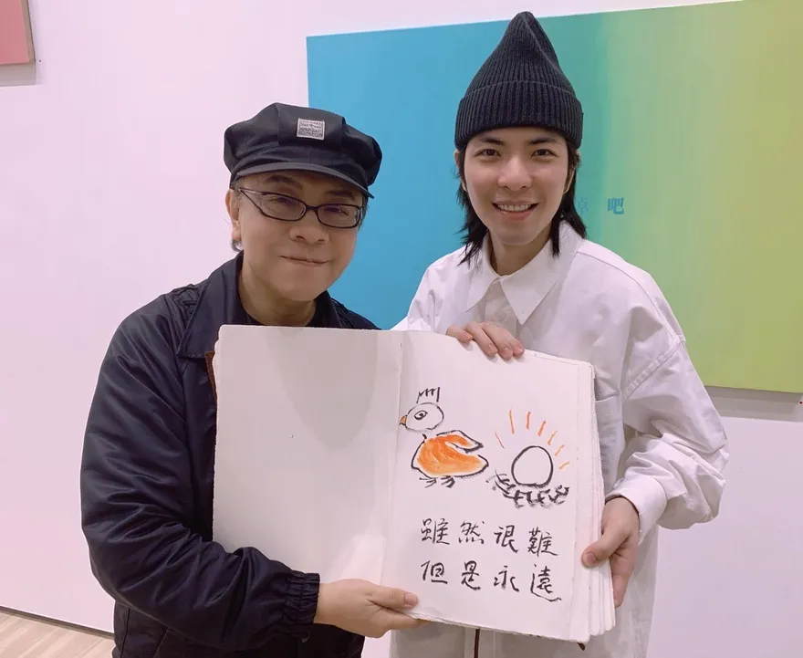 林志玲為蔡康永「槓上蕭敬騰」！一到現場「緊抱作品想偷走」反轉下場曝