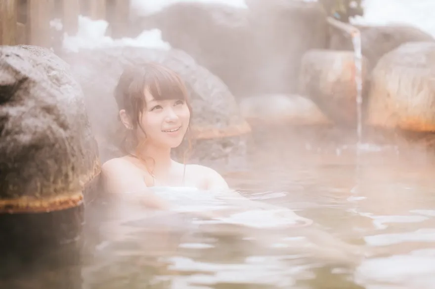日本破獲溫泉痴漢集團！變態醫師、公務員集體涉案　1萬女性被看光光