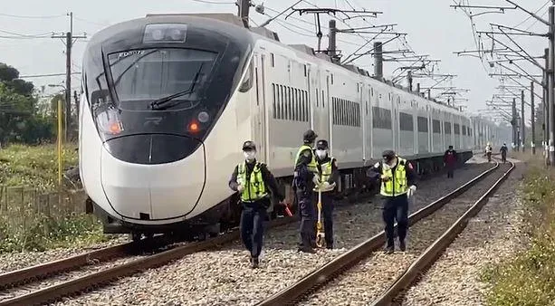 快訊/台鐵水上路段發生1死事故！「嘉義=南靖」緊急中斷　預計中午才回復