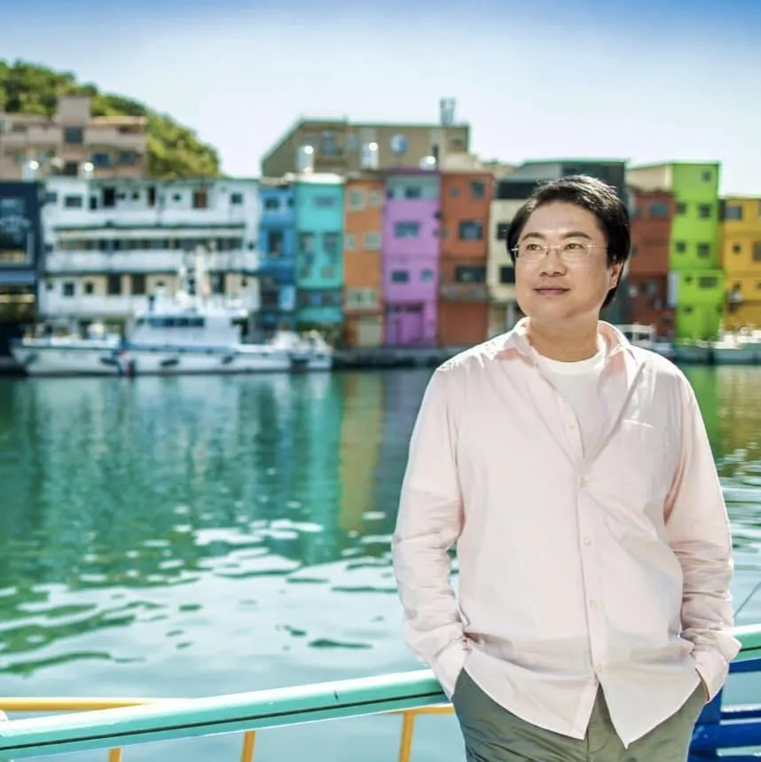 林右昌千字文檢討民進黨掀熱議　黨內不滿：內政部管到海邊？