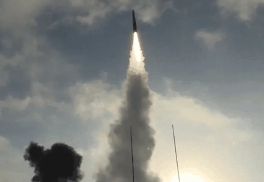 影/終速10馬赫！陸鷹擊21高超高音速導彈首公開　軍事專家：示警麥卡錫訪台