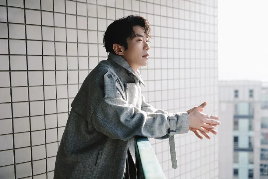 消失3年遭疑「對粉絲不負責」！張棟樑久違露面吐「停工內幕」：爆紅後很不快樂