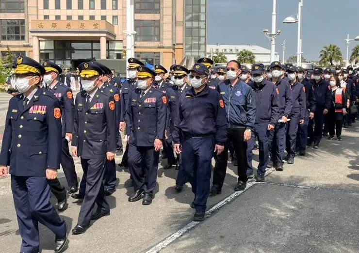遭毒駕追撞身亡員警高偉倫公祭　300員警出席列隊送行