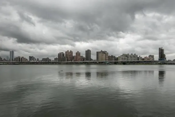 元宵節雨神同行！「2地區」大雨特報　一路下到周二…下波變天時間曝