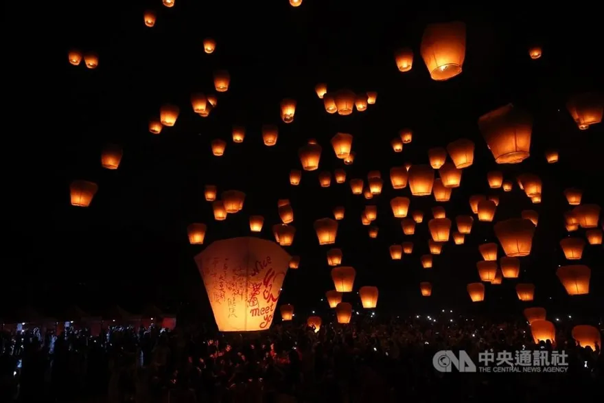 避免梨泰院事件重演　新北警消平溪天燈節陸空加強監測