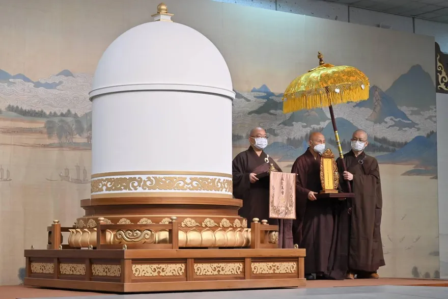 星雲大師身後坐塔荼毘　佛光山澄清：與坐缸不同