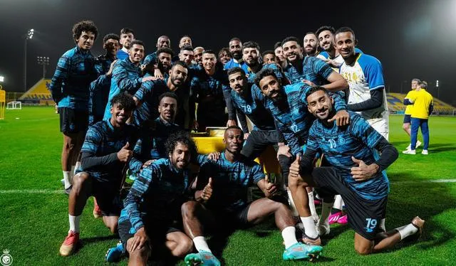 影/38歲生日！艾納斯全隊驚喜慶生影片曝...Ｃ羅笑得有點小尷尬