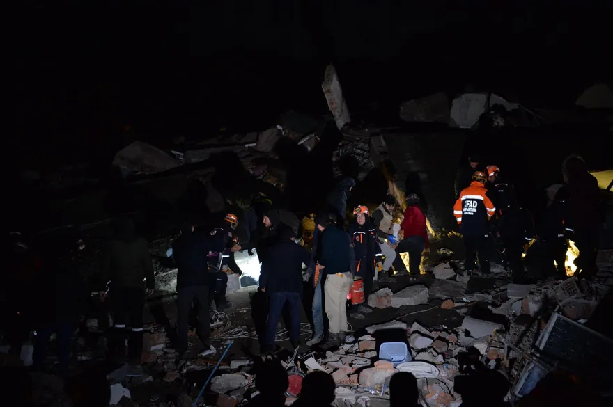 土耳其7.8強震超過3800死　14名女排球員全隊遭活埋