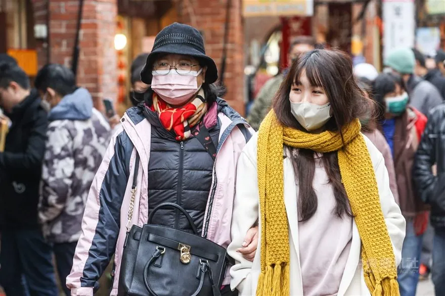明南部高溫飆30度！北部濕冷13日再迎強冷空氣　西部15日低溫探9度
