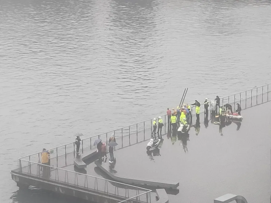 快訊/基隆港驚傳落海意外！1男漂浮海面上…警消緊急打撈上岸