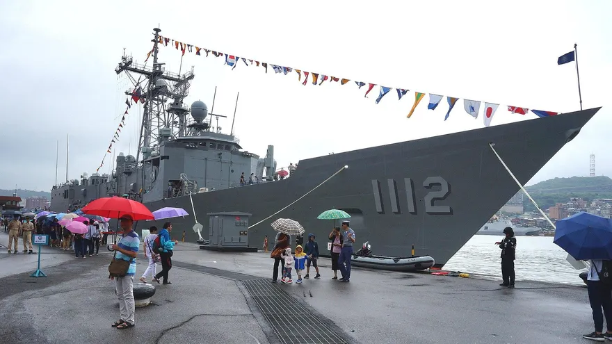 銘傳艦出海執行任務　上兵深夜竟急跳船！海軍：找到了