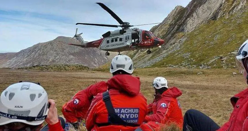23歲男登山攀岩慘墜崖！手扶石頭突崩裂　下秒急墜183m身亡