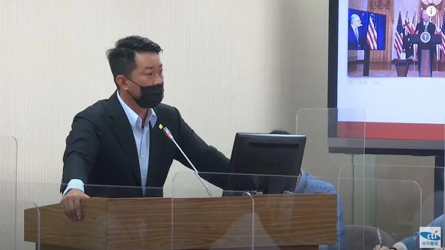 爆料陳柏惟也捲入詐騙案　黃揚明：若照修理徐巧芯邏輯這次是否也成共犯？