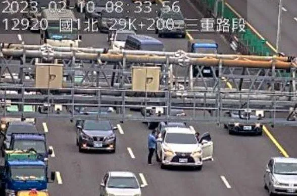 快訊/國1車禍！2車失控追撞　回堵1km塞爆