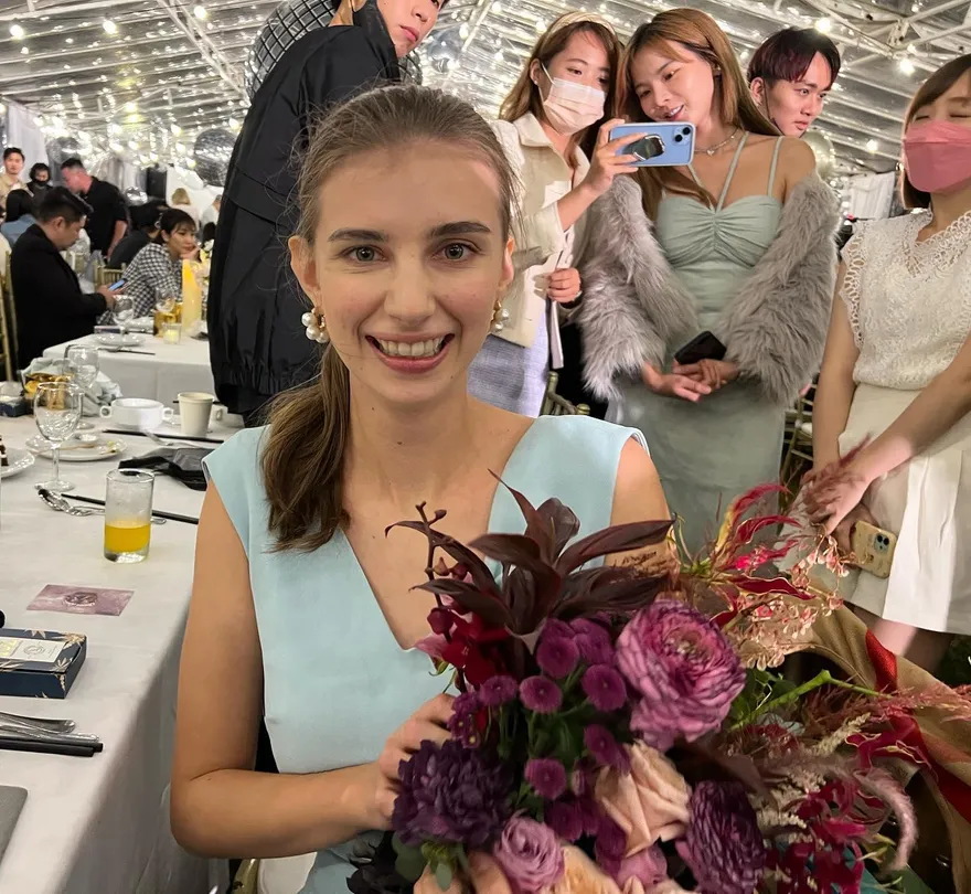 女星疑吃「生食」致食物中毒！就醫狂噴「5000元」哭：怎麼可以這麼貴