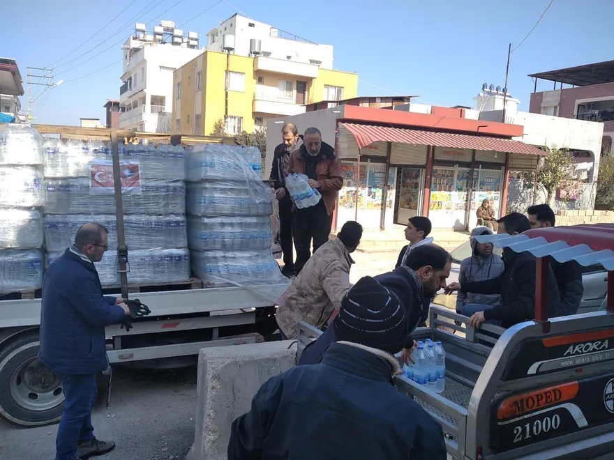 影/首批物資抵土耳其！卡車滿載來自台灣民間的愛…歷經艱辛一樣東西都沒少