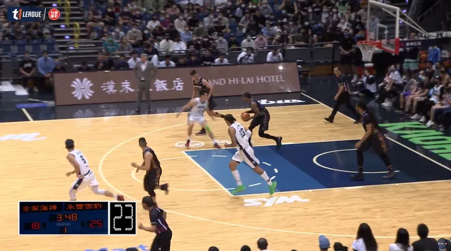 快訊/有夠落漆！雲豹海神戰直播計分板故障　搞笑搶救方式網傻眼：果真T1豬隊友