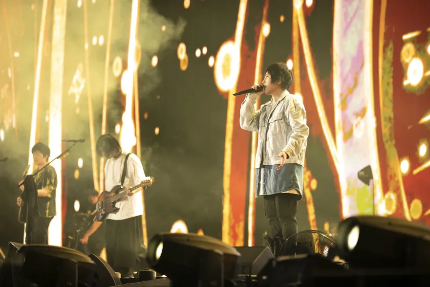 五月天大馬開唱「燈光狂失控」！阿信罕動怒：新來的？　下秒驚見天后登場