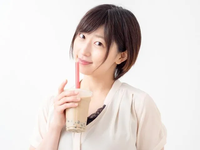 每天1杯奶茶竟讓妙齡女「看起來像50歲」！中醫曝養生之道：絕不碰「這3種食物」