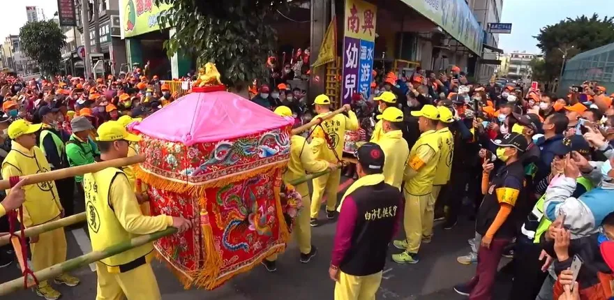 白沙屯媽祖進香/白沙屯媽祖疼惜小孩暫停國小　幼童齊聲吶喊：我愛你