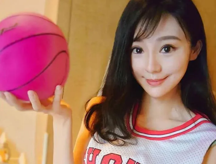 前「中天美女主播」扮赤木晴子！情人節臉書曬照　網暴動：還原度超強