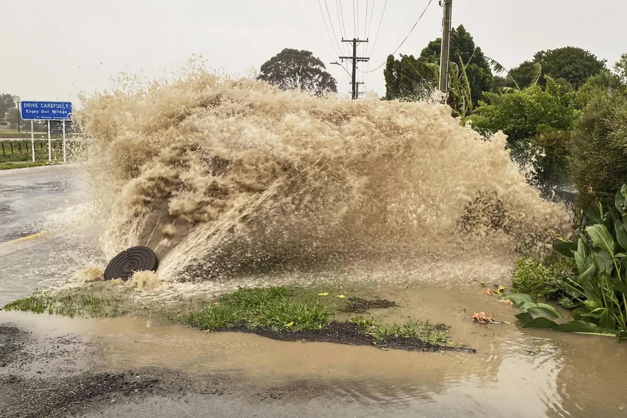 影/熱帶氣旋肆虐！紐西蘭暴雨成災、機場關閉　全國進入緊急狀態