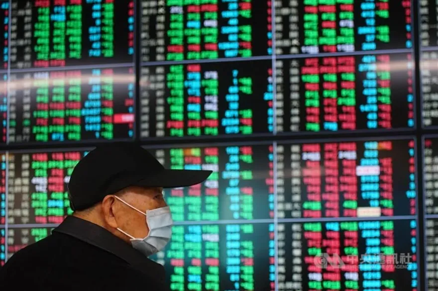 美股重挫！台股早盤下殺160點　台積電下跌8元