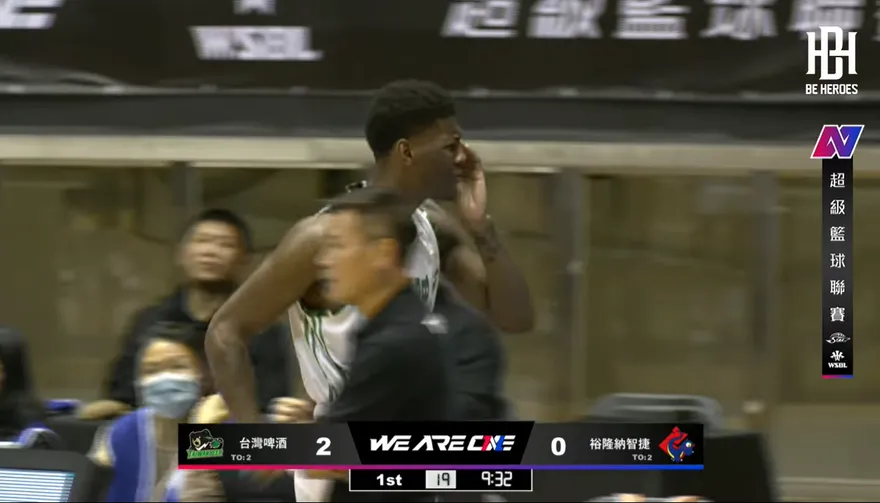 背後有戲！霍勝手指戳眼太超過　郭昭男「氣不過」IG開嗆　Coach邱：已對球員再教育