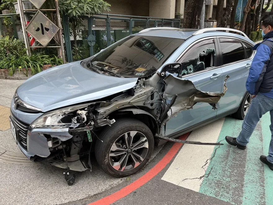 快訊/槍聲大響！北市刑大越轄新北五股　嫌犯車中多槍仍逃脫