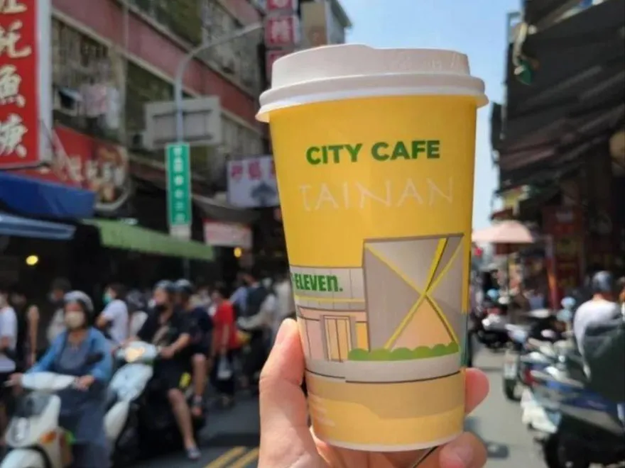228連假小確幸！超商咖啡「買1送1」　取貨再享優惠