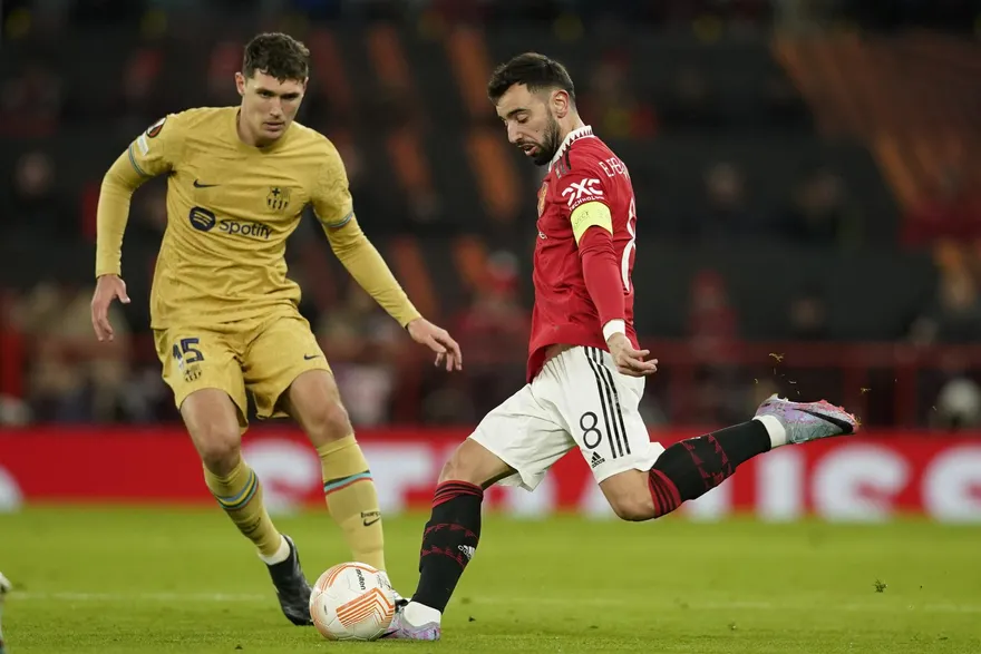 影/歐冠也出現15人大亂鬥！B費趁人之危「耍賤」傷德容引爆衝突