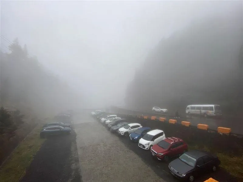 快訊/228連假9縣市「急凍低溫」！太平山聯外道結冰了　追雪恐湧車潮