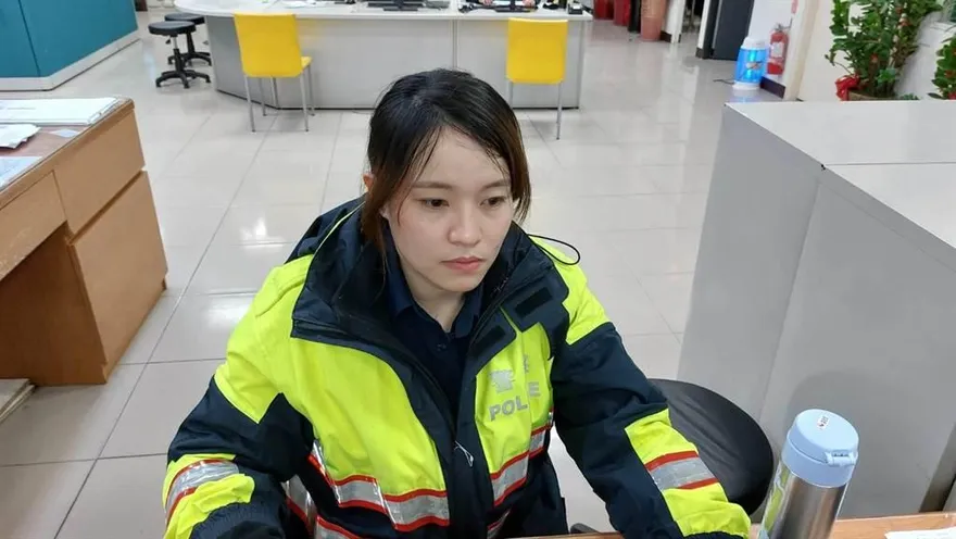 老師「一句話」她成柔道黑帶三段　清純女警暖心返鄉給糖