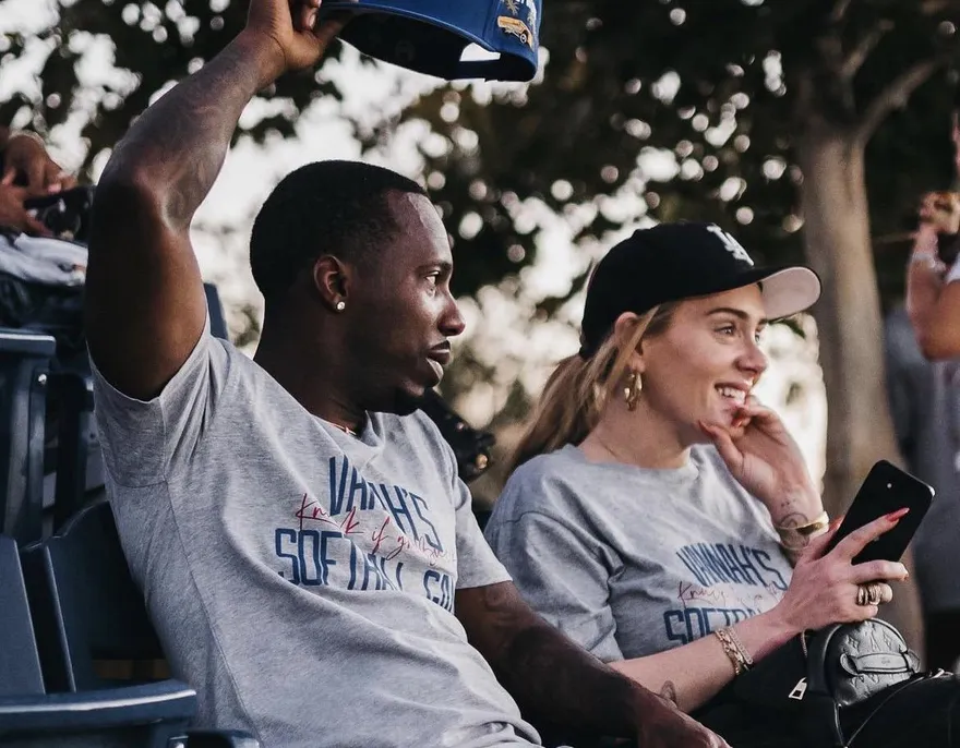 愛黛兒爆秘婚了！被NBA王牌經紀人鑽戒情定　婚禮將在夏天舉行