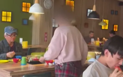 大媽拿私用湯匙撈滷味！他喝斥「反遭冷眼狂瞪」覺得不爽…業者回應