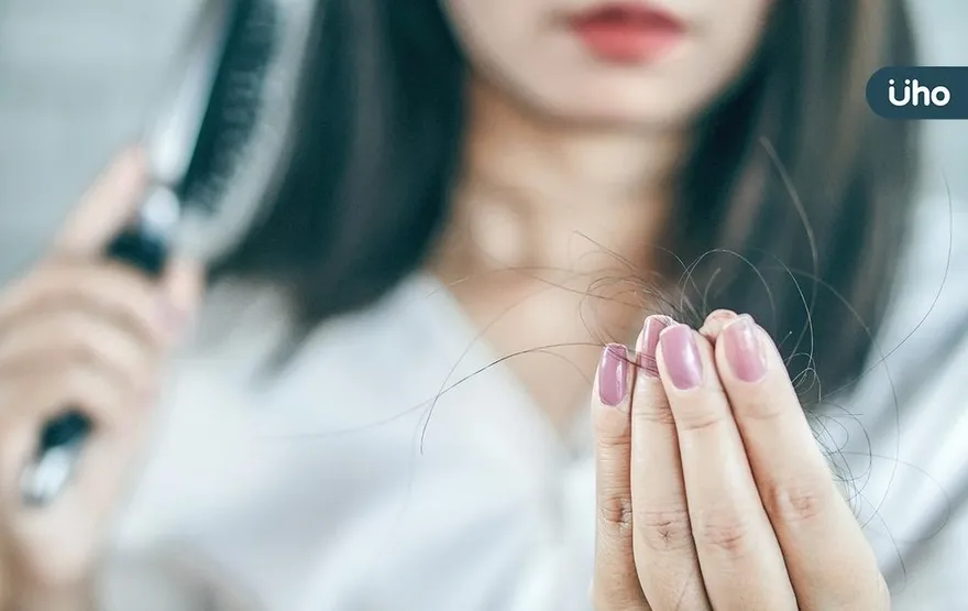 「細髮」女生要注意！醫警告「1狀況」出現恐面臨禿頭