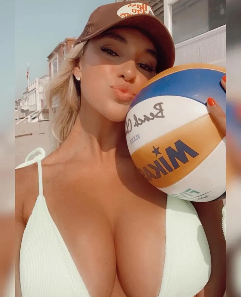 世界最辣！美國前女排甜心「邪惡視角秀半球」　變身百萬網紅