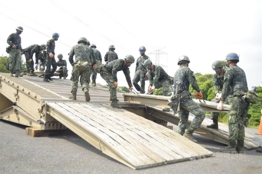 免擔心16歲娃娃兵參戰了！教育部：學校停止動員系統建置