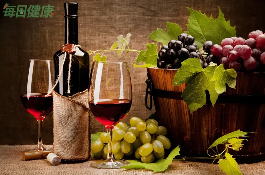 「補鐵」做錯3件事就白補了！營養師：櫻桃、葡萄、鐵鍋烹飪都不能補血