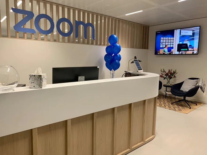疫情趨緩導致需求疲軟！視訊軟體Zoom繼裁員15%後　再傳解僱總裁