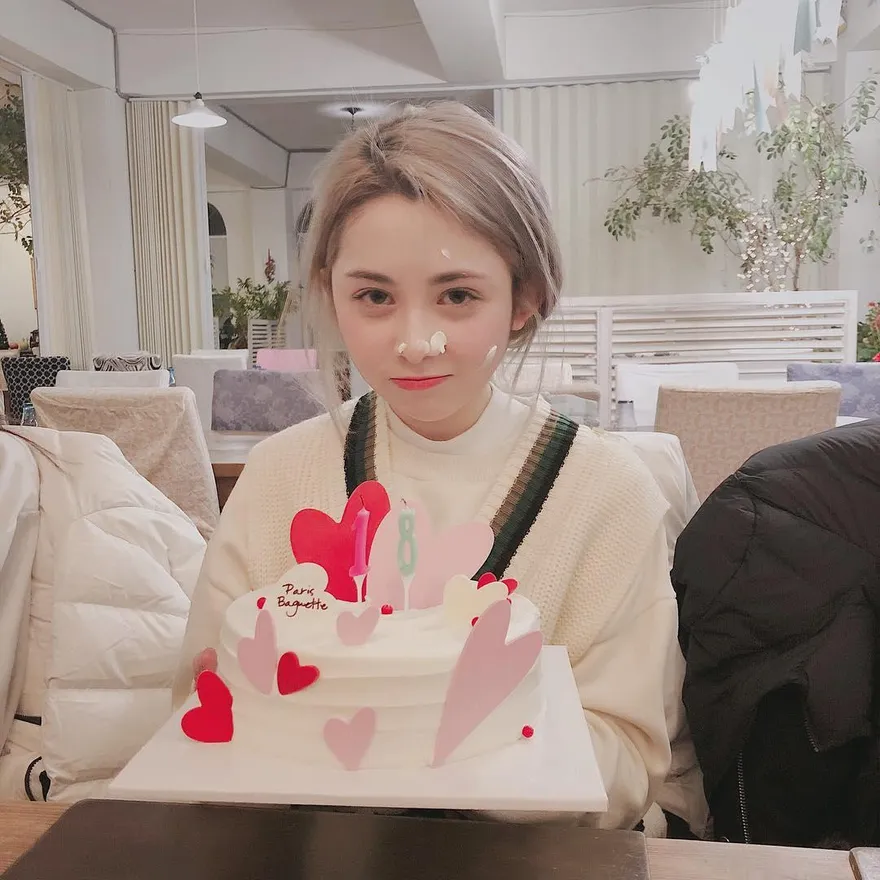 疑「有男友還用交友網站」！吳兆絃遭爆「約會開高價」　超驚人價位曝光…