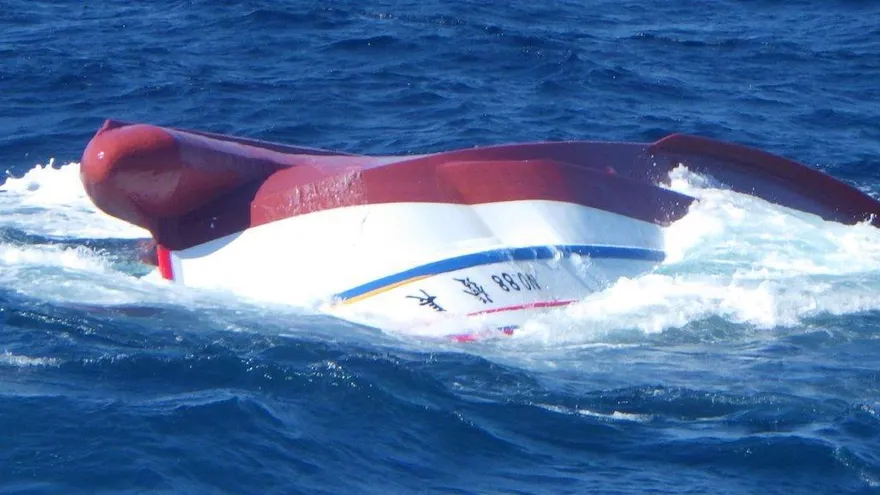 最新進展！台籍漁船於石垣島海域翻覆　尋獲1具遺體6人仍失蹤