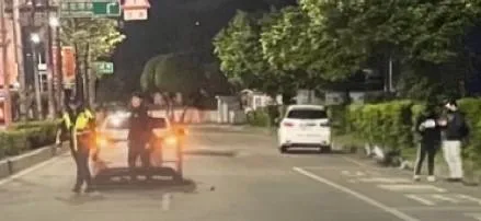 影/新莊死亡車禍！工程師待轉到一半突違規左轉　慘遭綠燈直行車撞飛