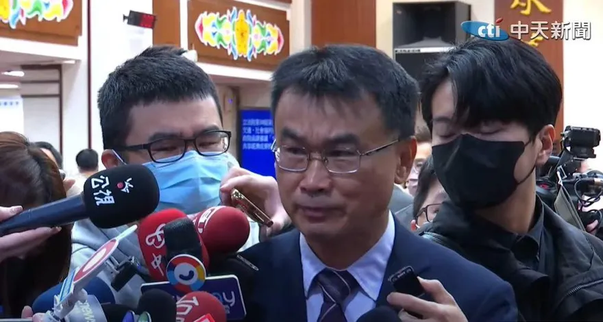 陳吉仲稱落淚是對農業太投入　網友怒：升官喜極而泣？
