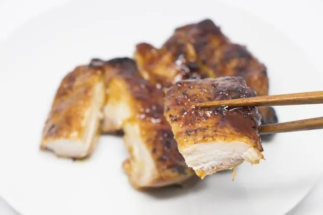 這麼多年都誤會「雞」了！營養師揭「4大關鍵」闢謠：性早熟真凶是它